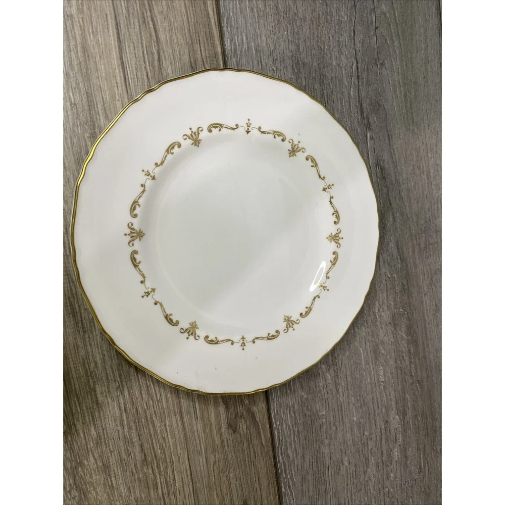 Royal Worcester Gold Chantilly Fine‎ Bone China 8 inch Salad Plate England White